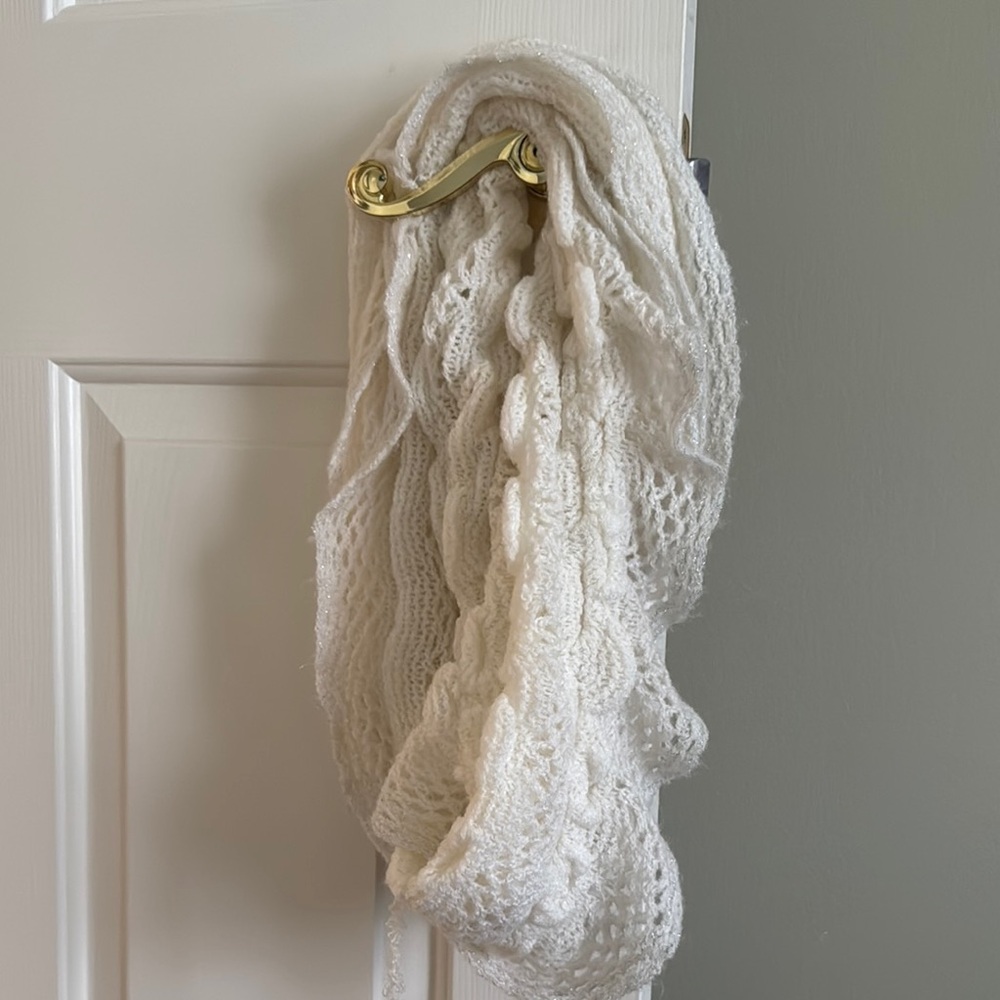 Cozy White Knit Scarf